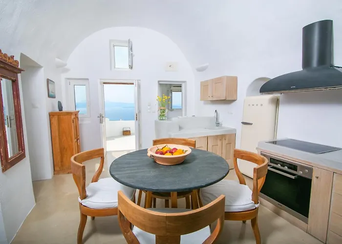 Menias Cave House