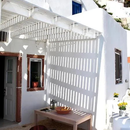 Menias Cave House Apartment Oia  Room photo