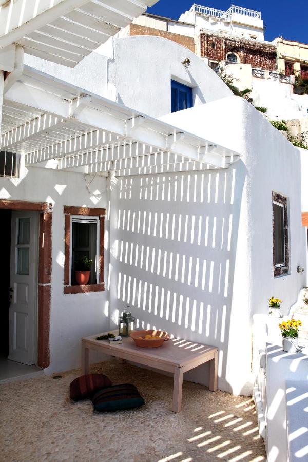 Menias Cave House * Oía
