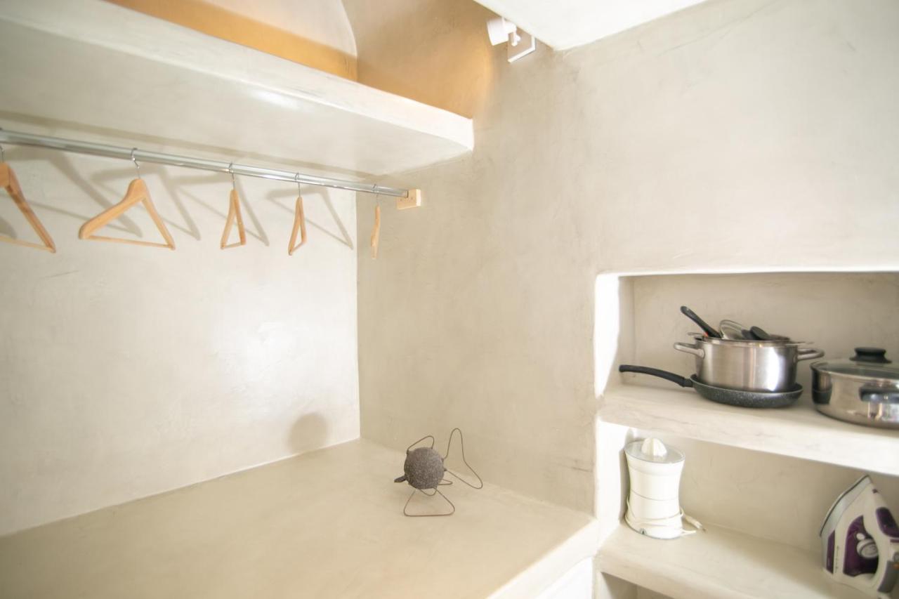 Menias Cave House * Oía