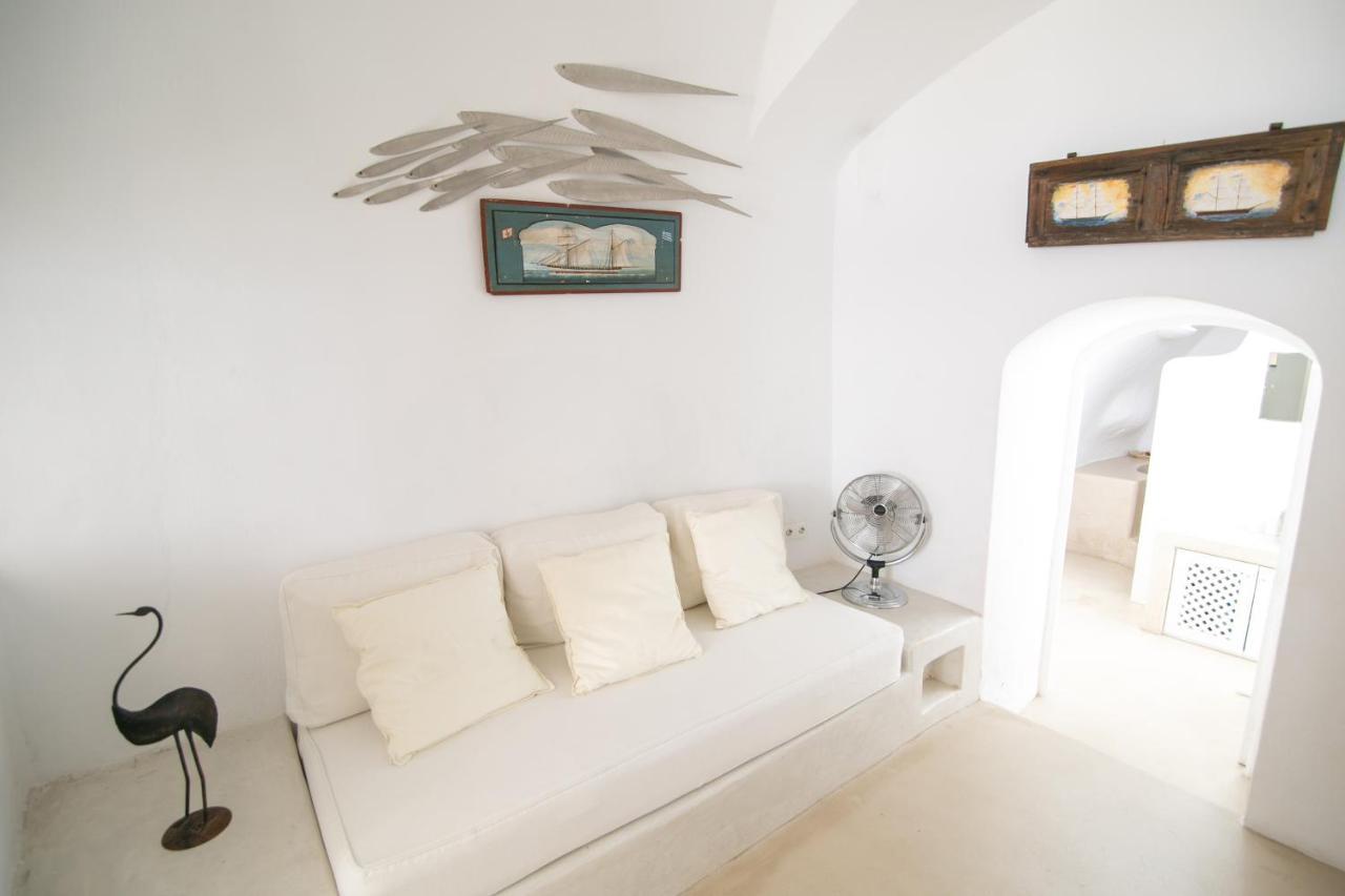 Apartment Menias Cave House Ia