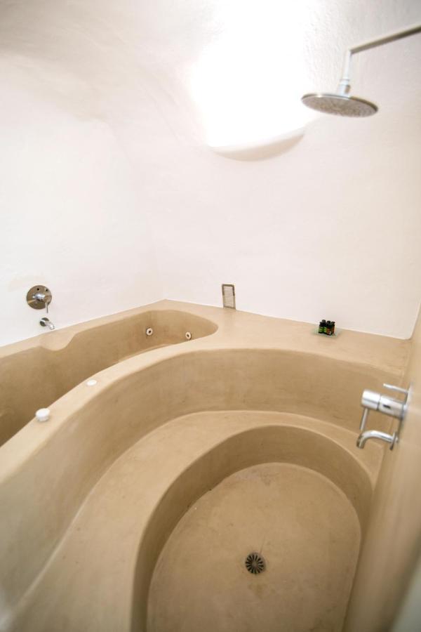 Menias Cave House Ia